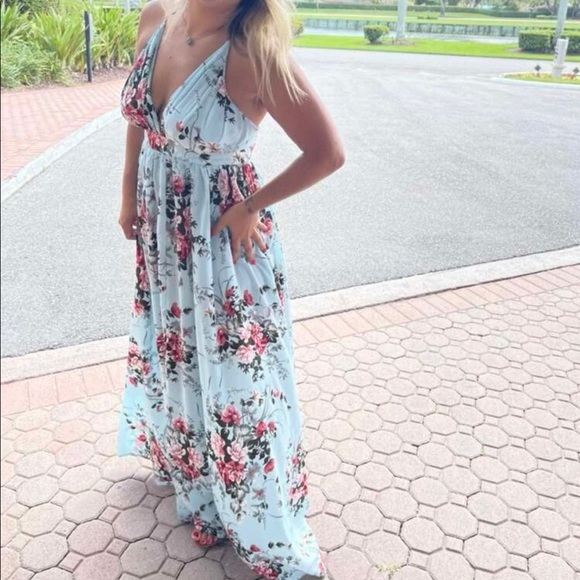 “Ayla” Floral Maxi Dress - Picture 4 of 16